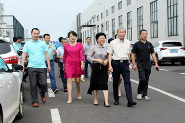 Warmly welcome colleagues from all walks of life to visit an